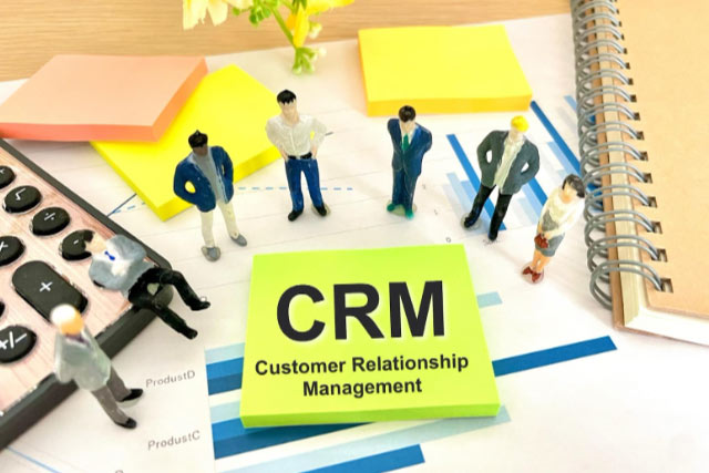 CRM（顧客管理システム）導入費用の相場は？タイプ別にわかりやすく解説